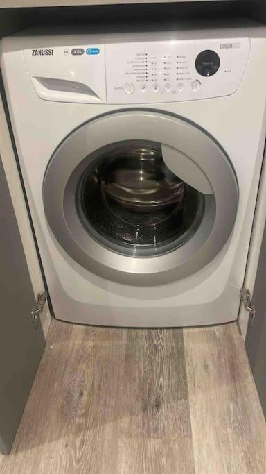 Comfortable Flat Close To The Beach Brighton Bagian luar foto