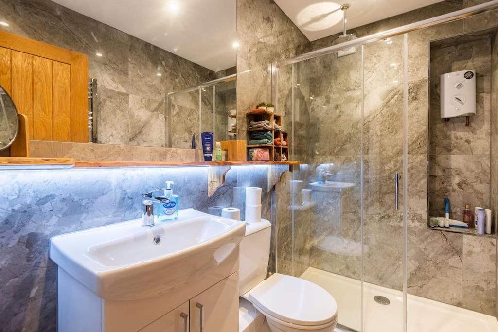 Comfortable Flat Close To The Beach Brighton Bagian luar foto