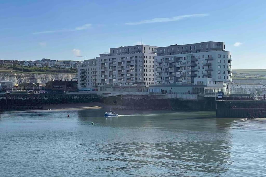 Comfortable Flat Close To The Beach Brighton Bagian luar foto