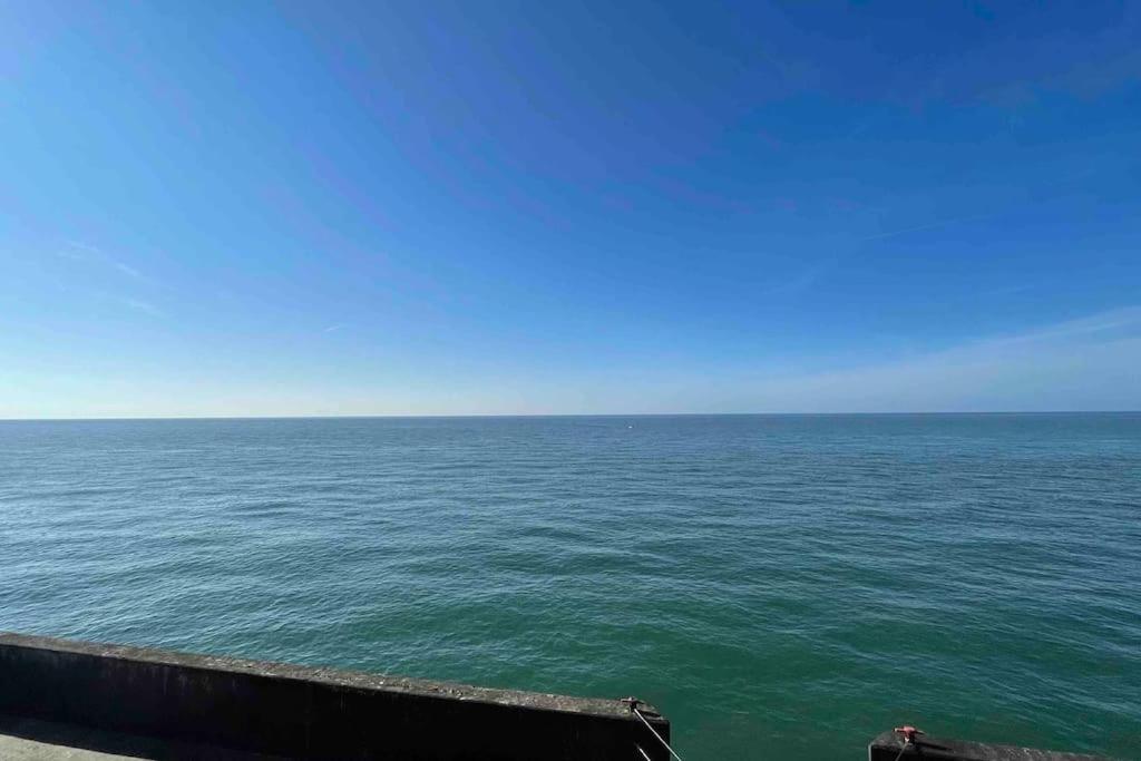 Comfortable Flat Close To The Beach Brighton Bagian luar foto