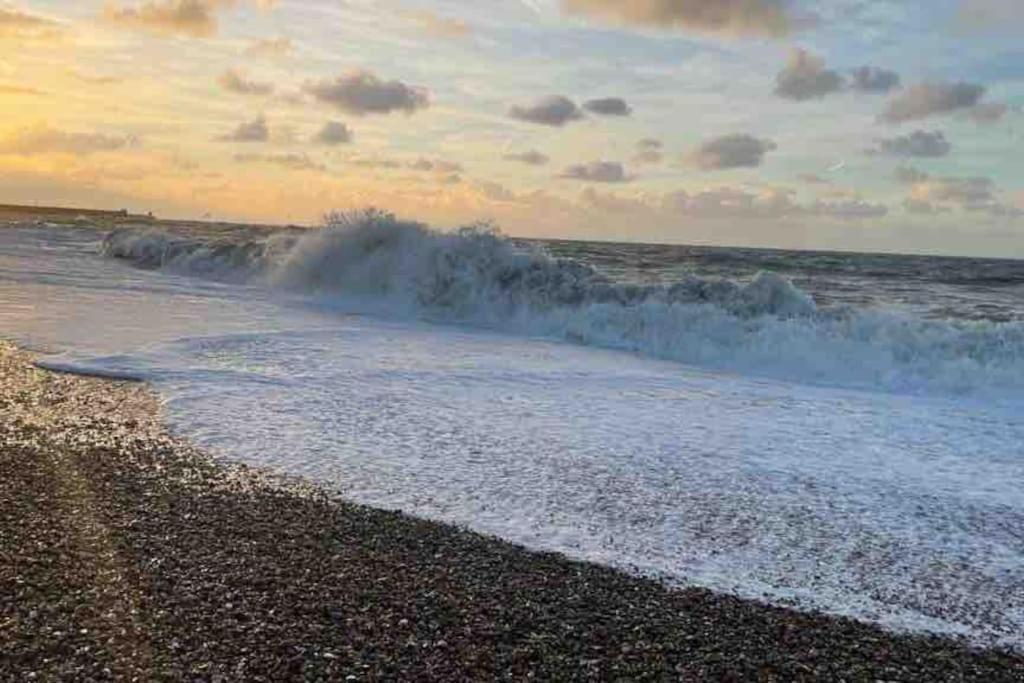 Comfortable Flat Close To The Beach Brighton Bagian luar foto
